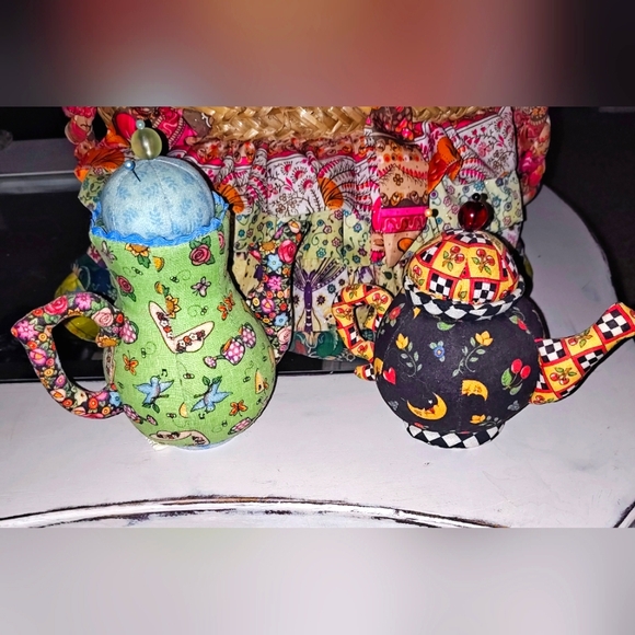 VTG Mary Engelbreit Teapot Pincushion Set - Picture 2 of 11